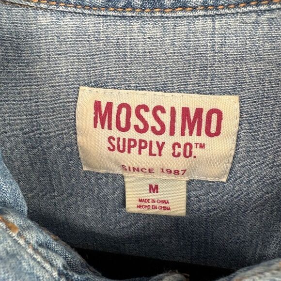 Mossimo Western Chambray Denim Top Pearl Snaps  Button Down Size Medium Cotton - Picture 10 of 10